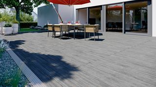 Terrasse mit BPC Dielen überzeugt durch einen natürlichen Look